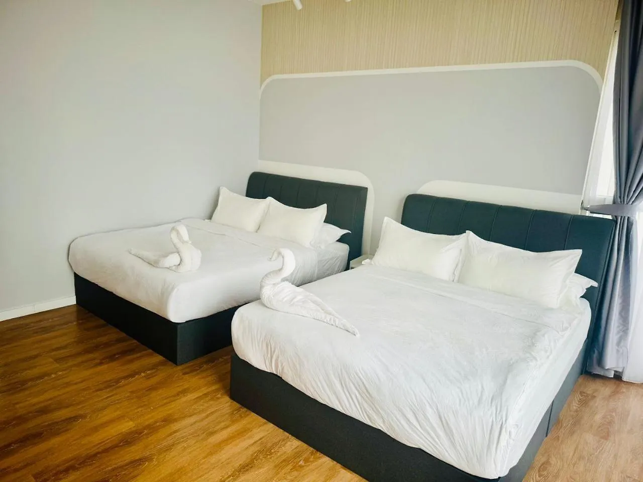 Apartment Quill Residence Cozy White