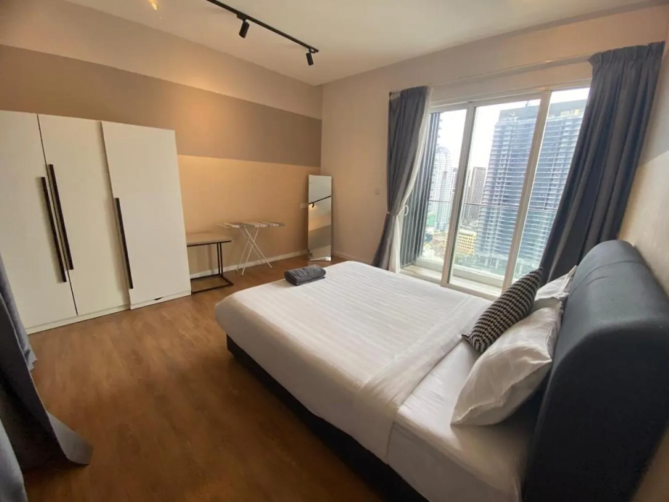 Quill Residence Cozy White