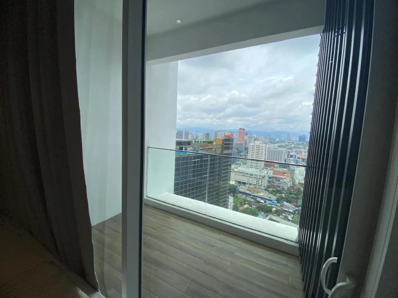 Quill Residence Cozy White Malaysia