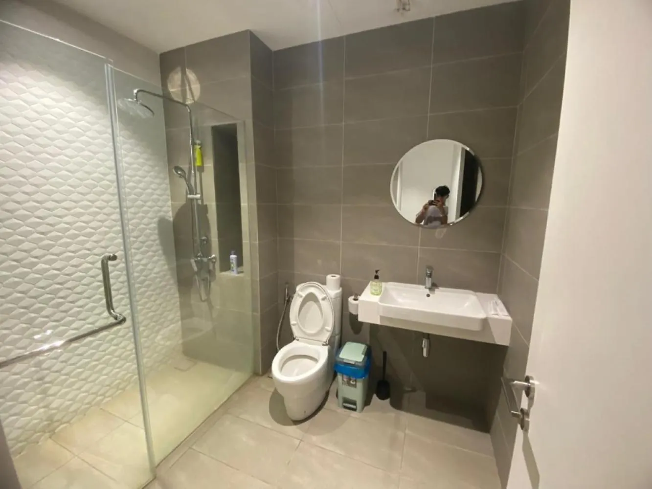 Quill Residence Cozy White Apartment