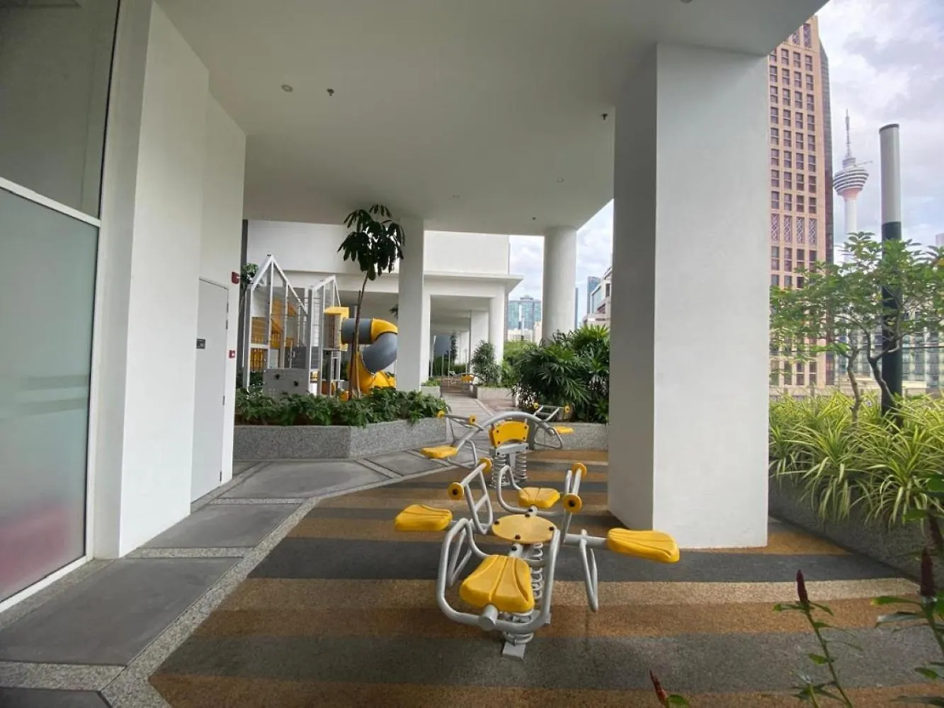 Quill Residence Cozy White Apartment Kuala Lumpur